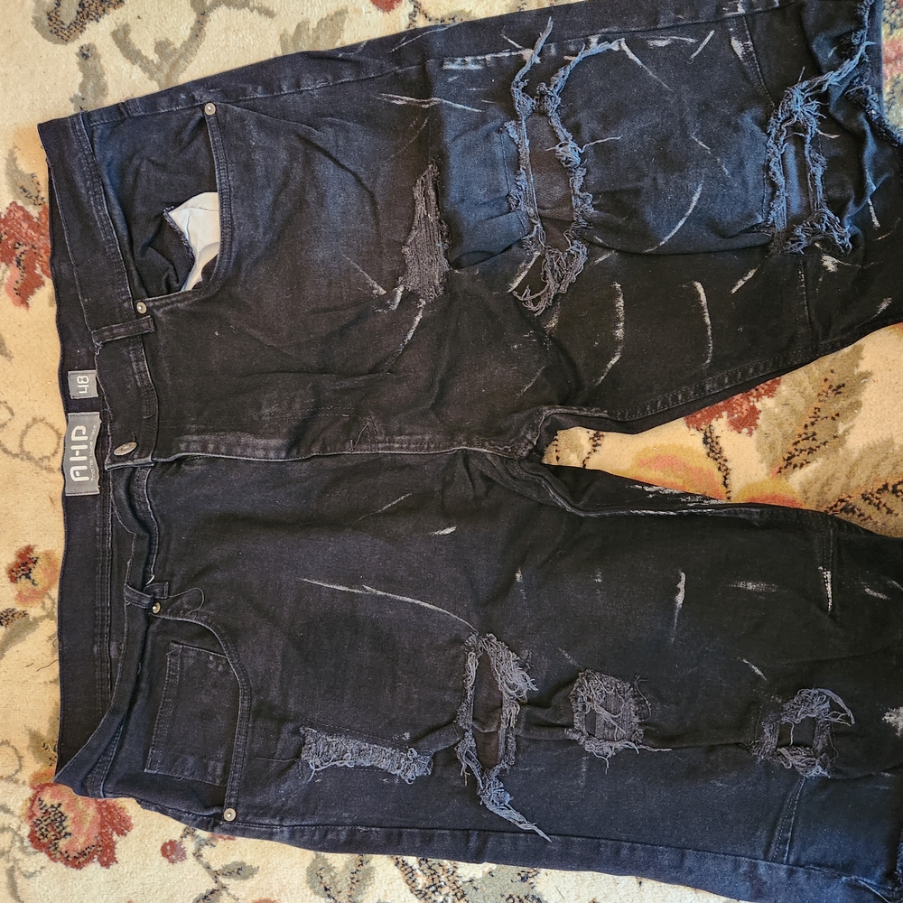 Mens Distressed Black Jeans Shorts - Picture 2 of 8